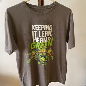 Teenage mutant ninja turtle T-shift Size M gray /  Keeping it lean means clean